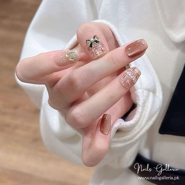 Bejeweled Elegance Press-On Nails (24 Pcs) - Free Nail Kit Included