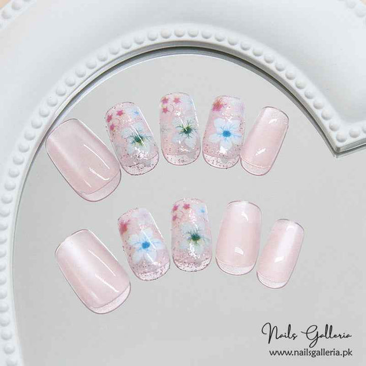 🌺 Delicate Blossom – Press-On Nail Set (30Pcs) - Free Nail Kit Included