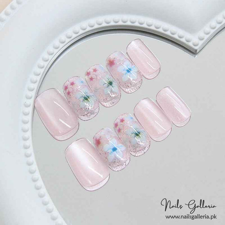 🌺 Delicate Blossom – Press-On Nail Set (30Pcs) - Free Nail Kit Included