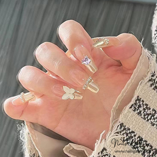 Delicate Butterfly Press-On Nails (24 Pcs) - Free Nail Kit Included