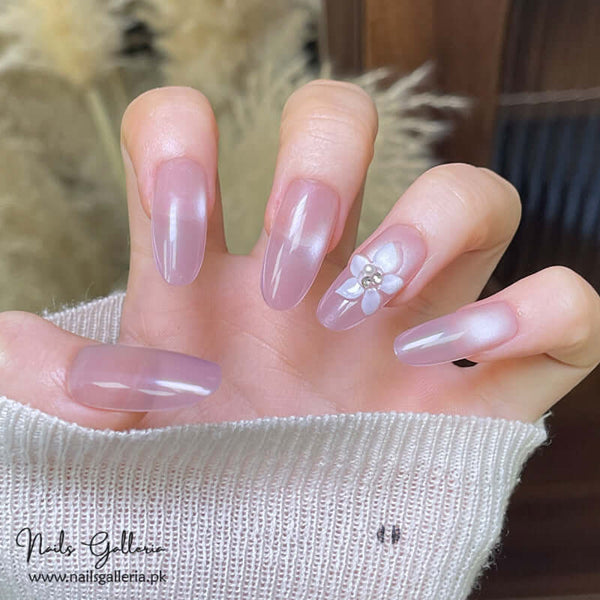 Delicate Floral Accent – Press-On Nails (30Pcs) - Free Nail Kit Included