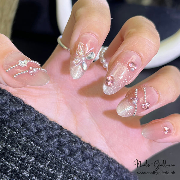 Delicate Floral Design – Press-On Nails (30Pcs) - Free Nail Kit Included