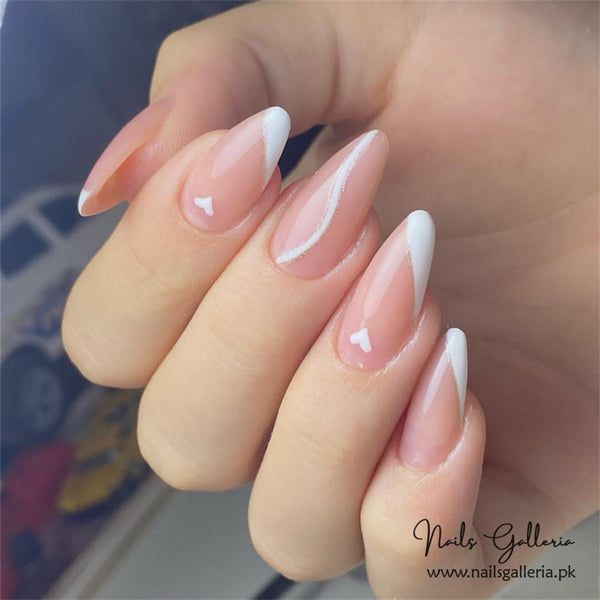 💖 Delicate Heart Tips – Press-On Nail Set (24Pcs) - Free Nail Kit Included
