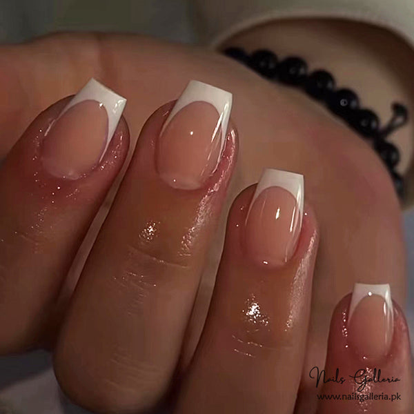 🤍Elegant French Manicure– Press-On Nail Set (24Pcs) - Free Nail Kit Included