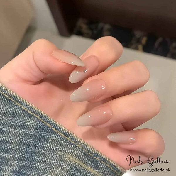 Ethereal Gradient – Press-On Nail Set (30Pcs) - Free Nail Kit Included