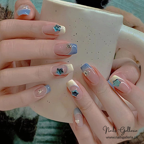 💎 Glittering Gemstones – Press-On Nails (24 Pcs) - Free Nail Kit Included