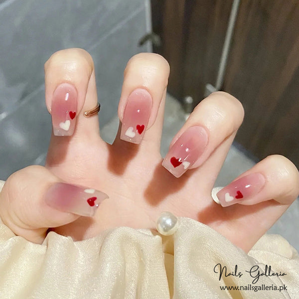 💖 Lovely Hearts – Press-On Nails (24 Pcs) - Free Nail Kit Included