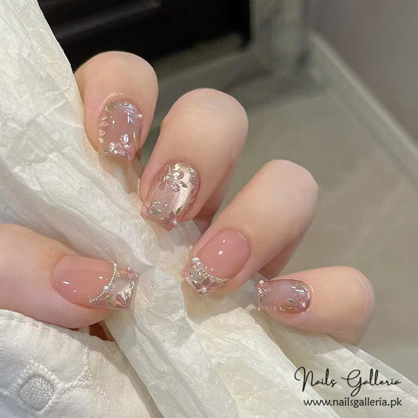 🍦 Milky Aura – Sheer Press-On Nails (24 Pcs) - Free Nail Kit Included