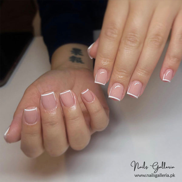 Modern Elegance – Press-On Nail Set (24Pcs) - Free Nail Kit Included
