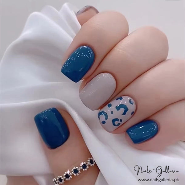 Nautical Navy – Press-On Nails (24 Pcs) - Free Nail Kit Included