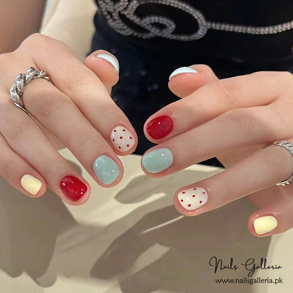 Playful Polka – Press-On Nails (24 Pcs) - Free Nail Kit Included