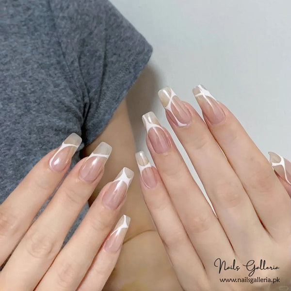 🤍 Pure Elegance – Press-On Nails (24 Pcs) - Free Nail Kit Included