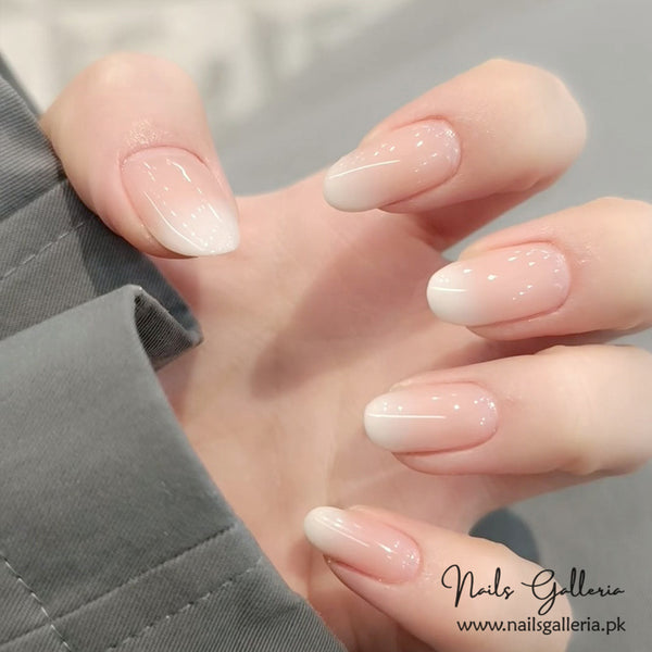 🤍 Pure Opulence – Press-On Nail Set (30Pcs) - Free Nail Kit Included