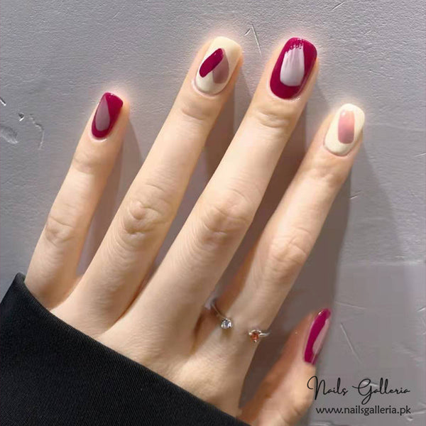 💌 Romantic Hearts – Press-On Nails (24 Pcs) - Free Nail Kit Included