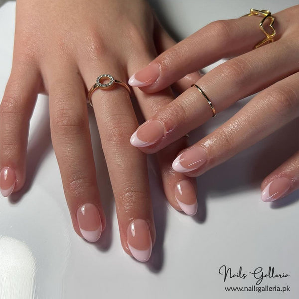 Soft Ombre French Manicure – Press-On Nail Set (24Pcs) - Free Nail Kit Included