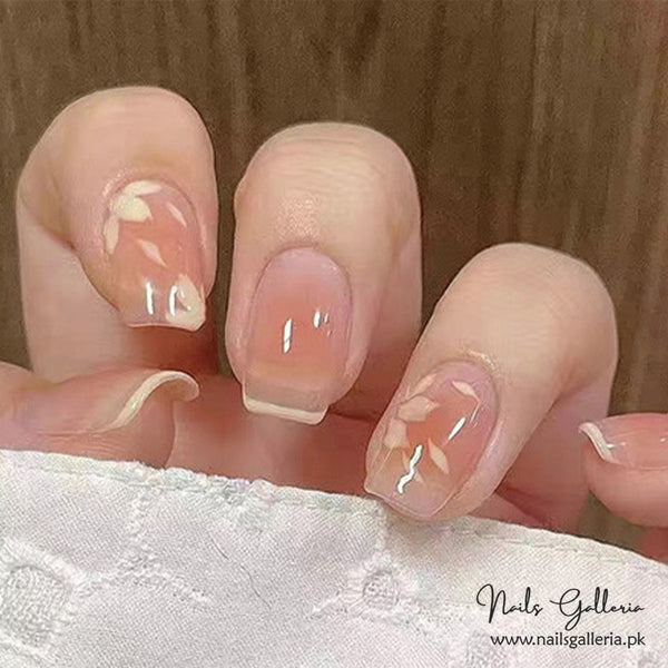 🌸 Soft Petals – Press-On Nails (24 Pcs) - Free Nail Kit Included