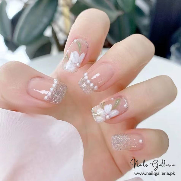 🌸 Sparkling Floral Delights – Press-On Nail Set (24Pcs) - Free Nail Kit Included