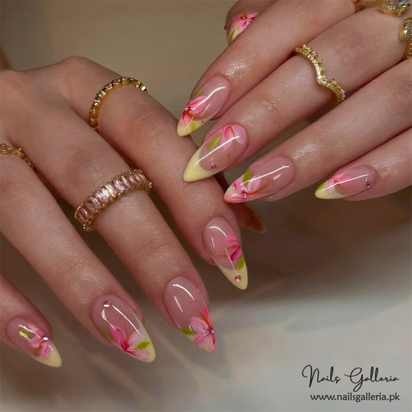 🌺 Tropical Bloom – Press-On Nails (24Pcs) - Free Nail Kit Included